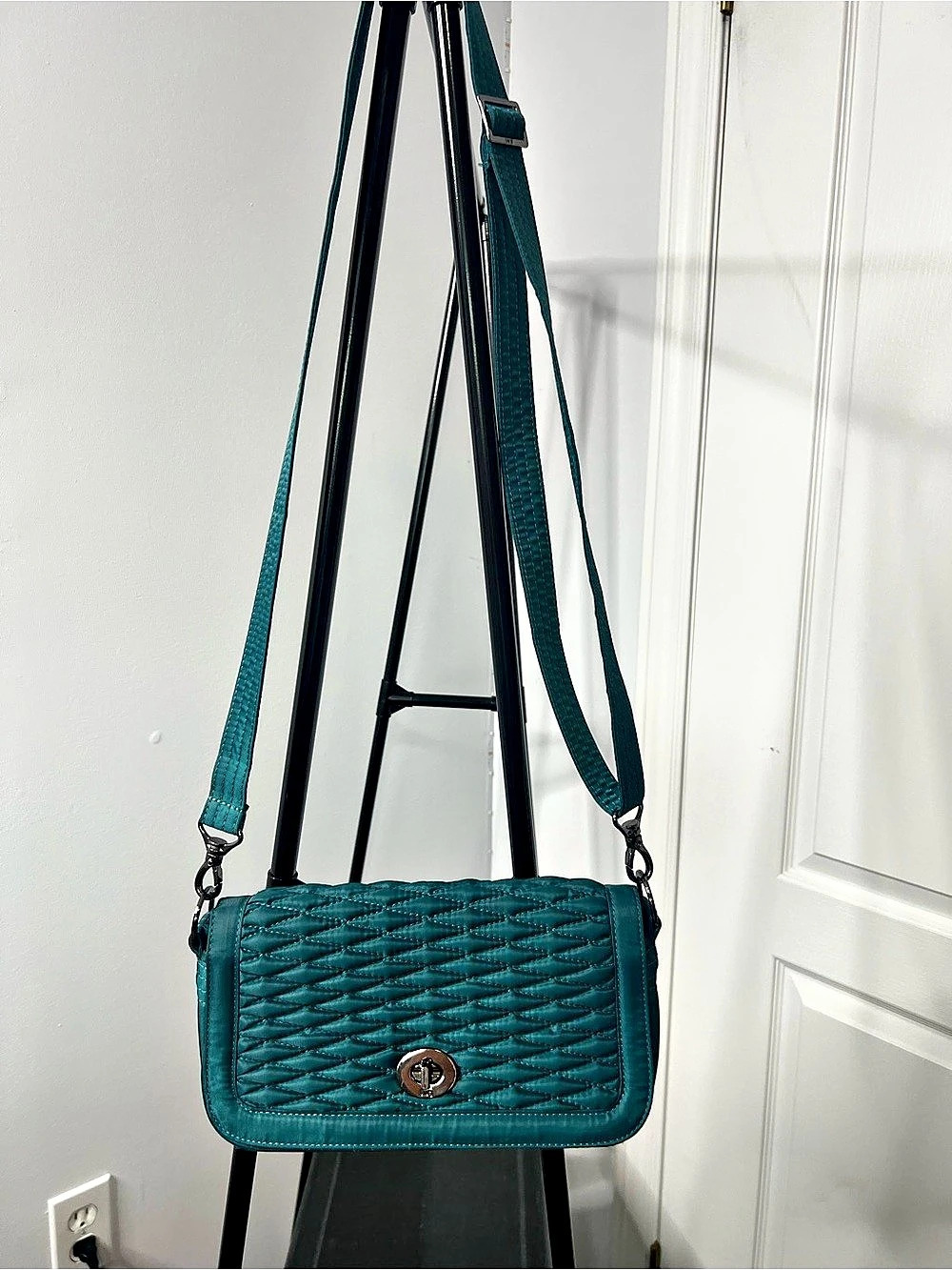 Lug Teal Quilted Crossbody Shoulder Bag Adjustable Strap Turn Lock Purse
